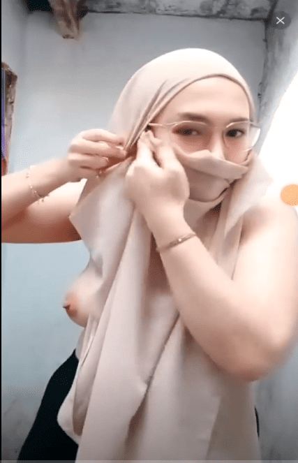 bokep indo live sex ukti lagi mau mandi