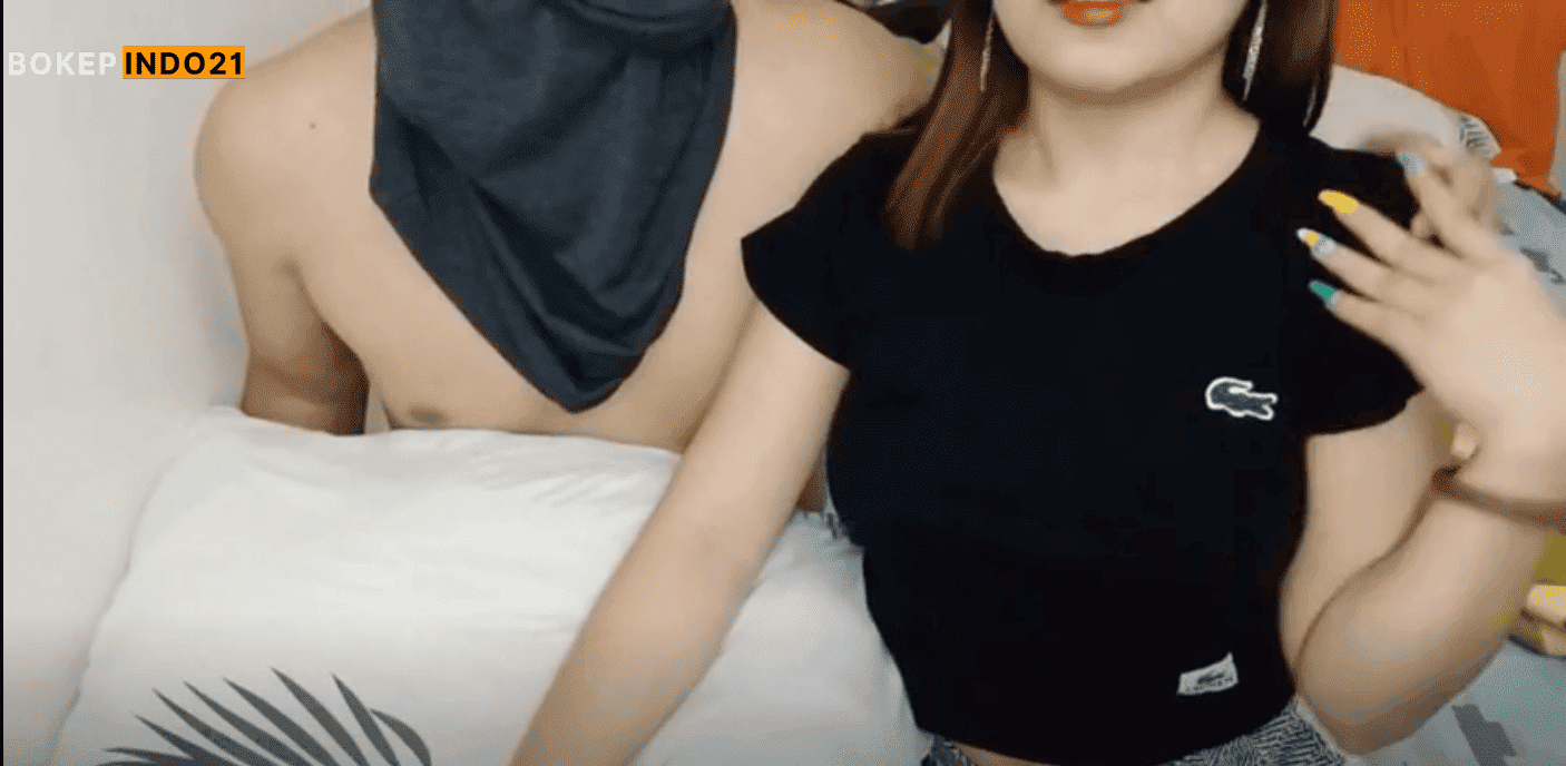 bokep indo ngewe sambil live bareng doi