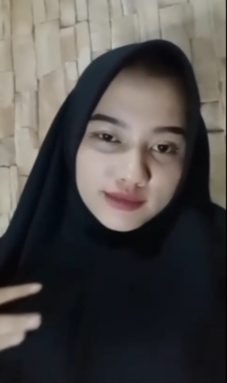 Ukthi tobrut hijab colmek